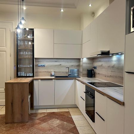 Leo Apartment Obchodna - Family Братислава Екстериор снимка