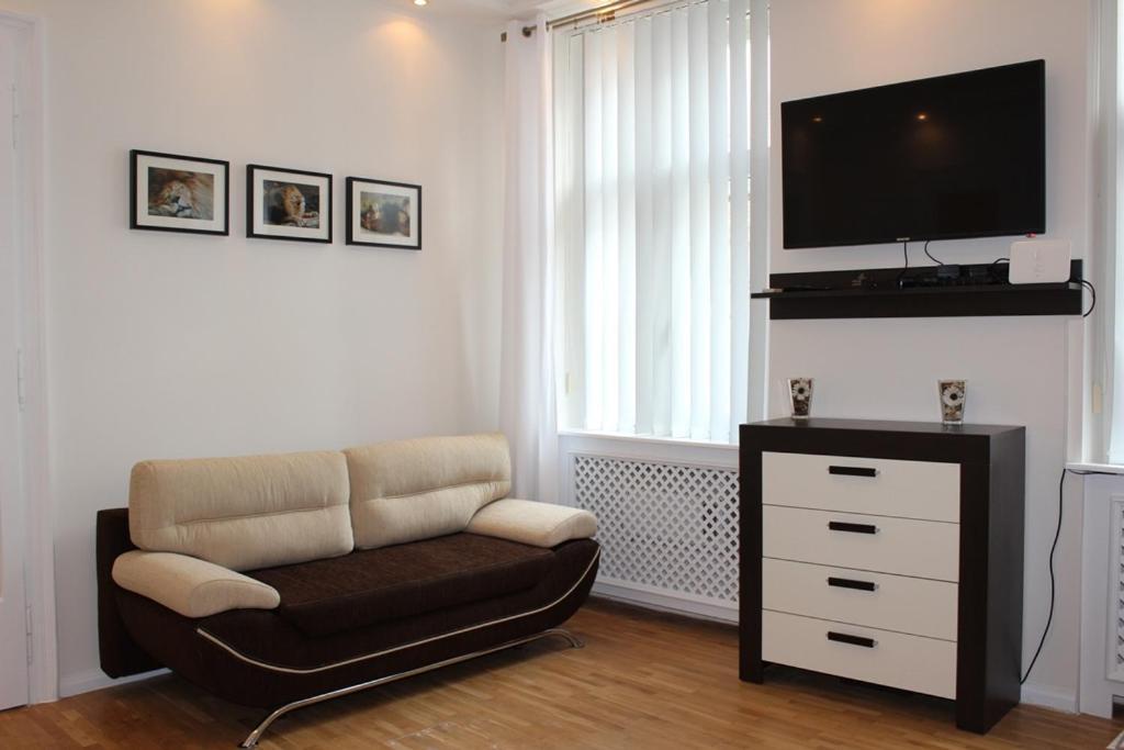 Leo Apartment Obchodna - Family Братислава Екстериор снимка