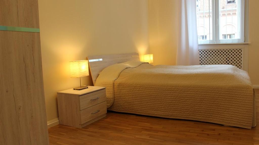 Leo Apartment Obchodna - Family Братислава Екстериор снимка