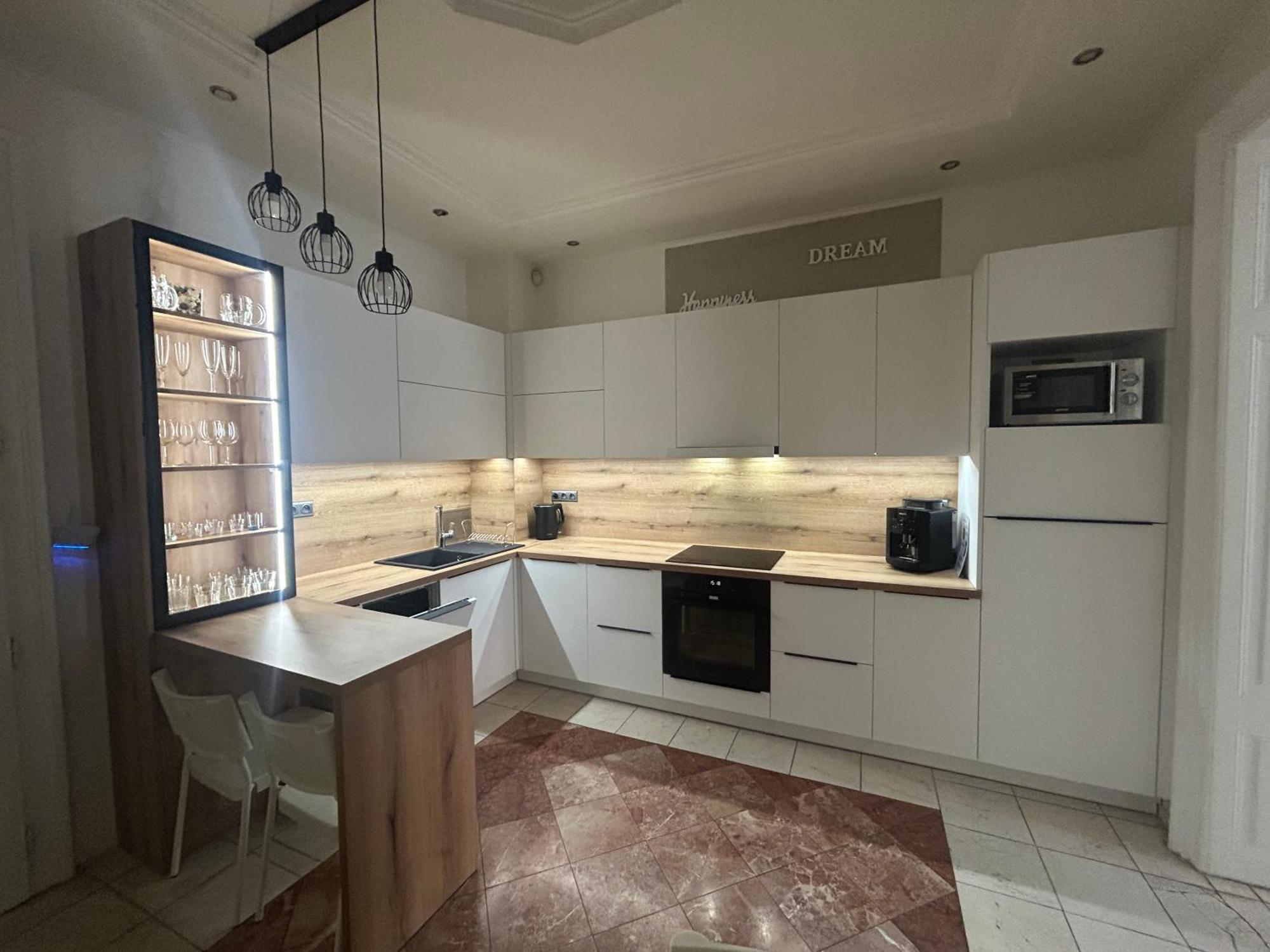 Leo Apartment Obchodna - Family Братислава Екстериор снимка